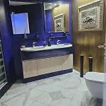 Wow Mega Jacuzzi Overlooking The Sea In The Center * 라스페치아